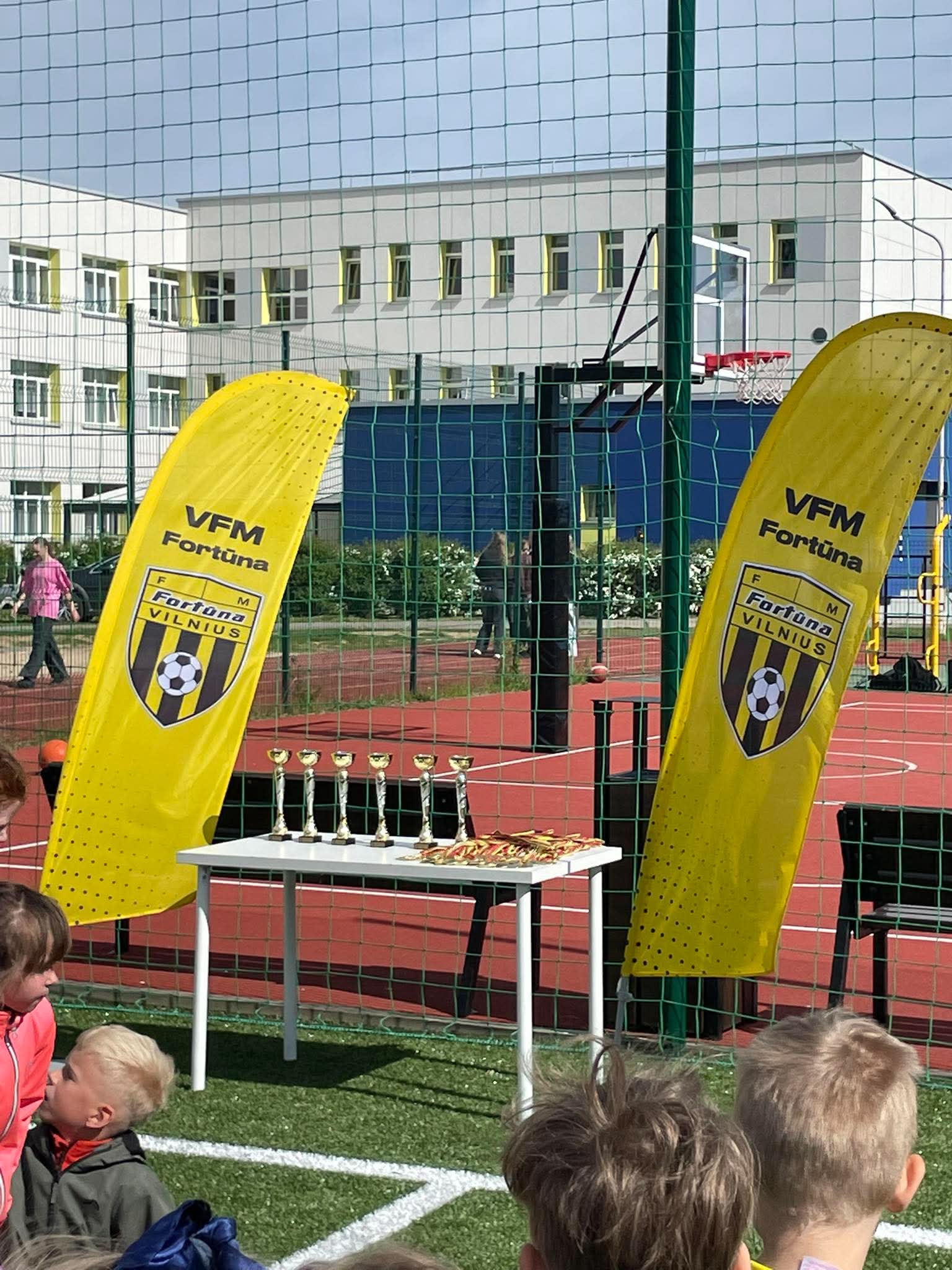 Futbolo turnyro apdovanojimai ir VFM „Fortūna“ vėliavos