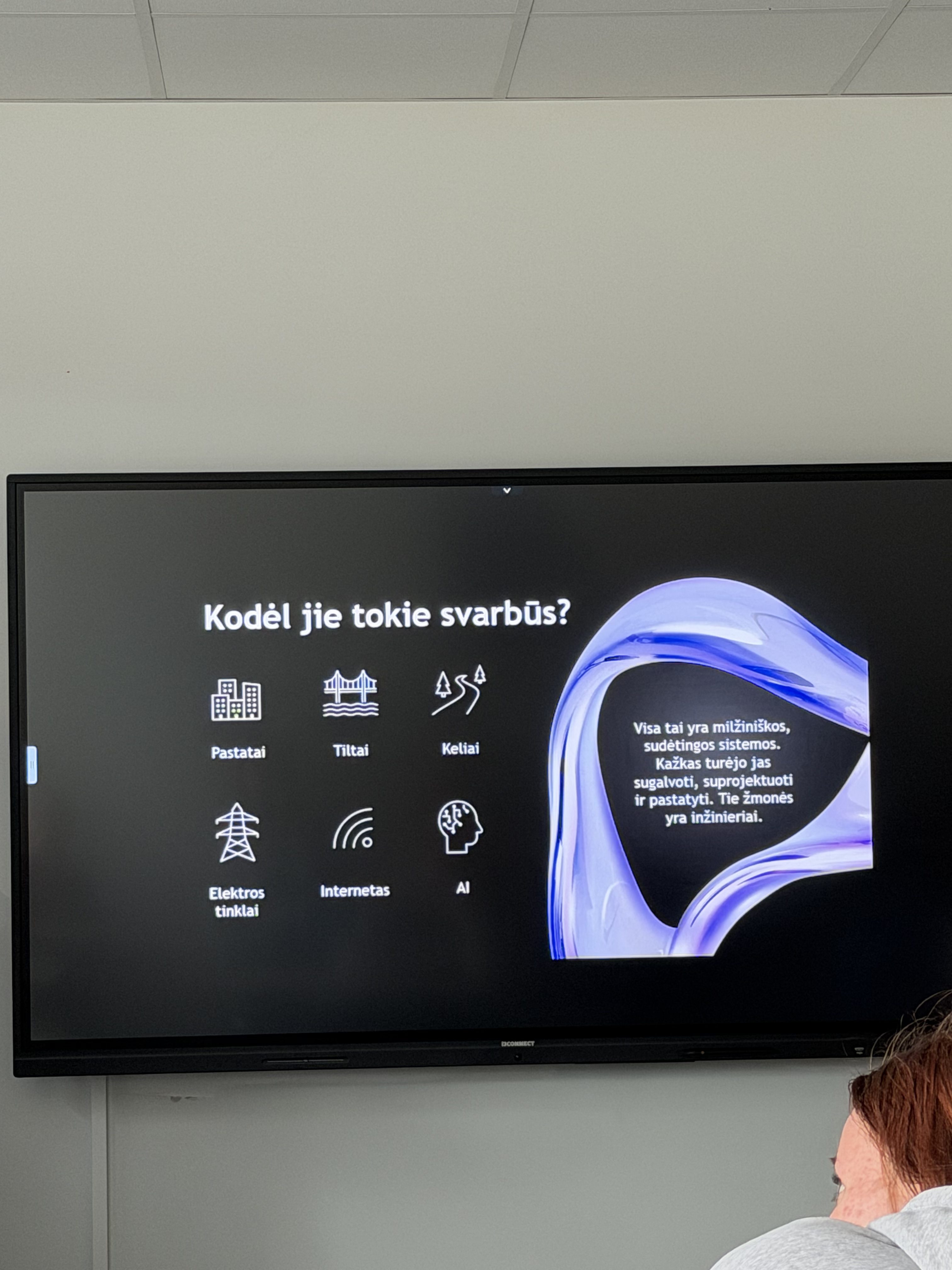 Paskaitos skaidrė apie infrastruktūros svarbą